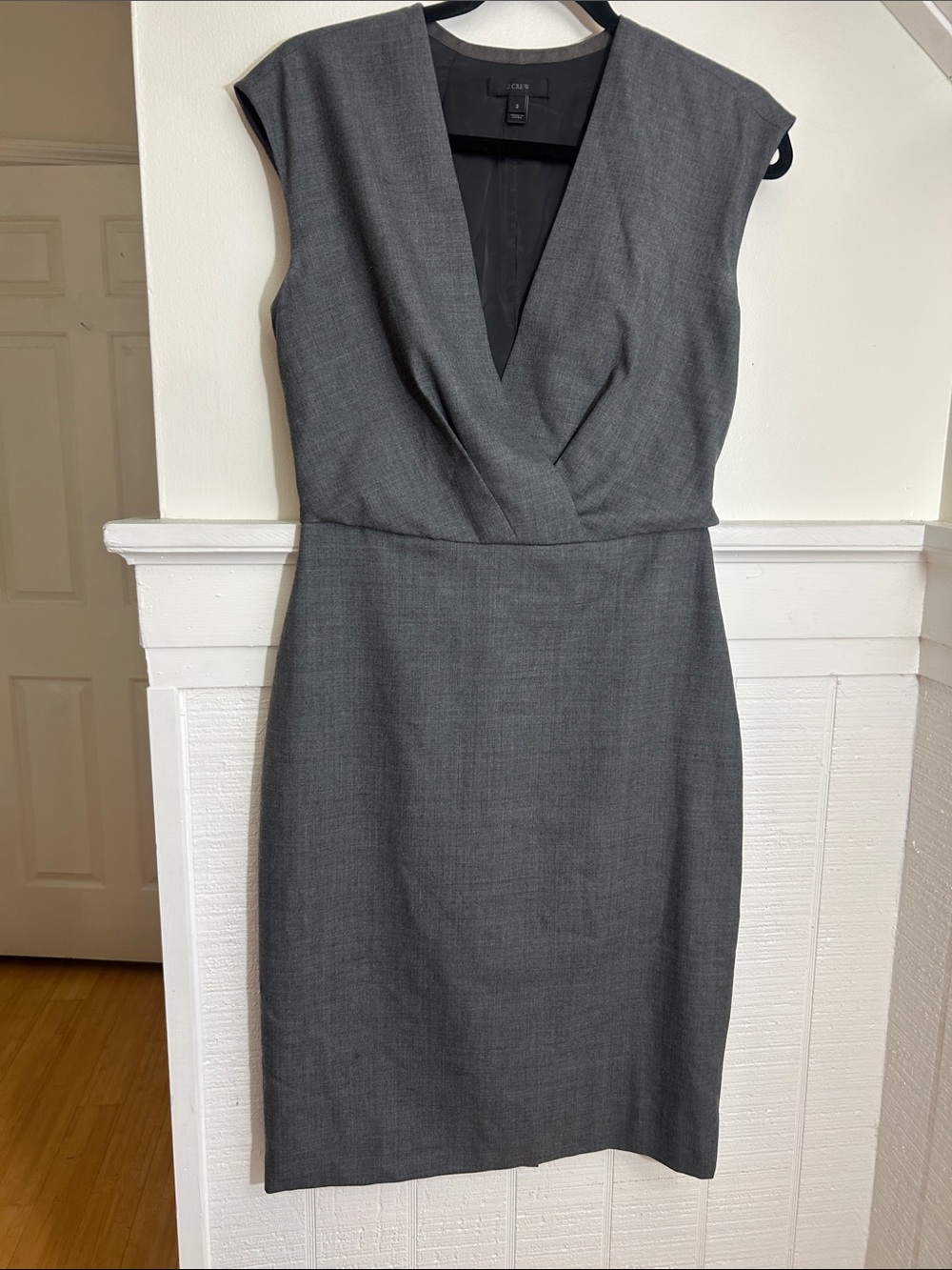 J. Crew Gray Wool V Neck Cap Sleeve Sheath Dress women’s 2. Academia, office